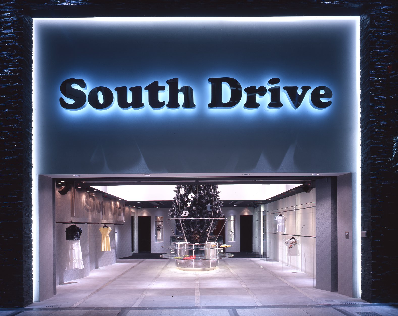 South Drive / South Drive