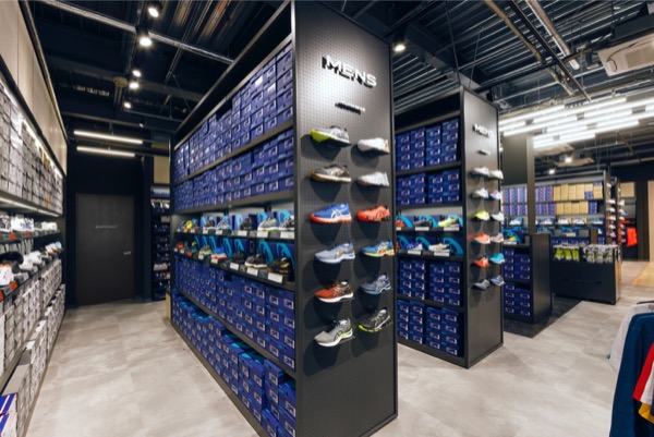 ASICS FACTORY OUTLET / アシックス ファクトリーアウトレット